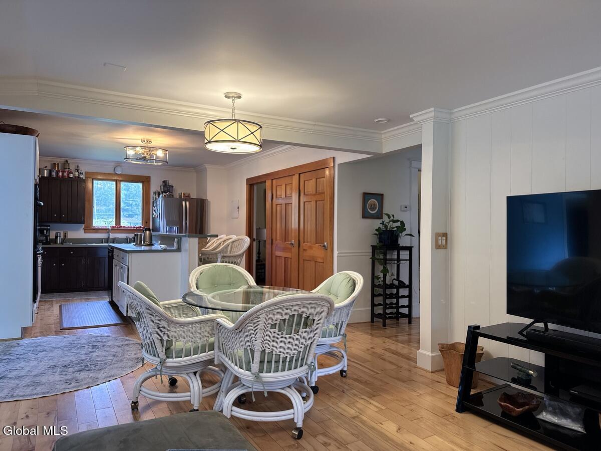 643 Point Road Willsboro, NY 12996 - Photo 9 of 25 Living Room/Kitchen