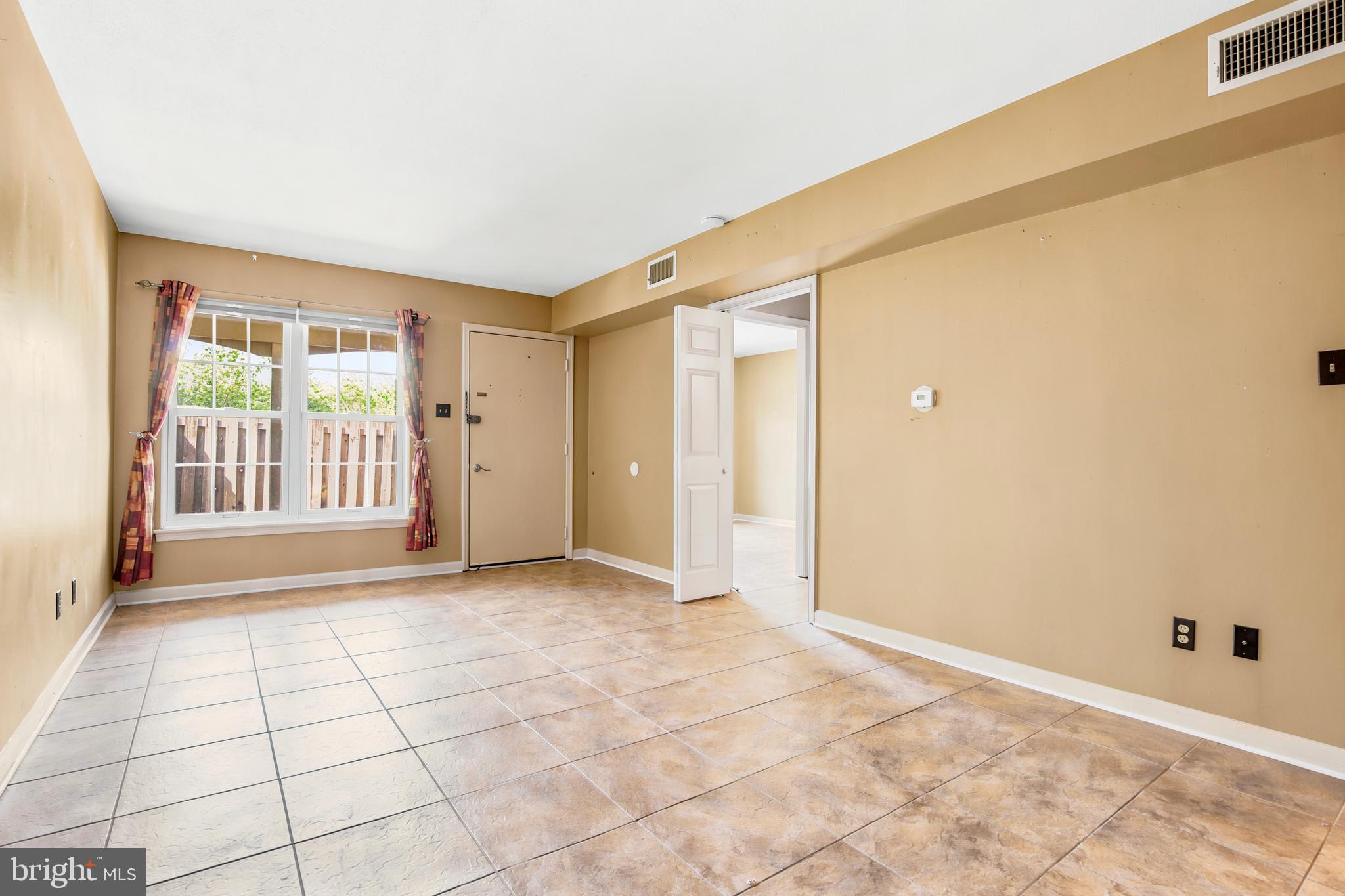 122 Bancroft Road, Unit 1C Lansdale, PA 19446 - Photo 3 of 29 Bright Spacious Living Room