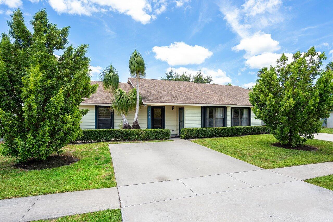 1369 Riverside Circle Wellington, FL 33414 - Photo 11 of 47 Parking spaces at 1369 Riverside Circle