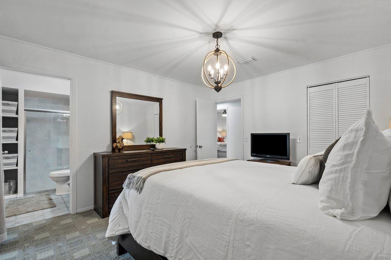 1369 Riverside Circle Wellington, FL 33414 - Photo 19 of 47 Master bedroom