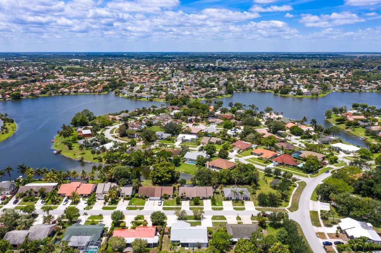 1369 Riverside Circle Wellington, FL 33414 - Photo 37 of 47 038-1369RiversideCircle-Wellington-FL-33