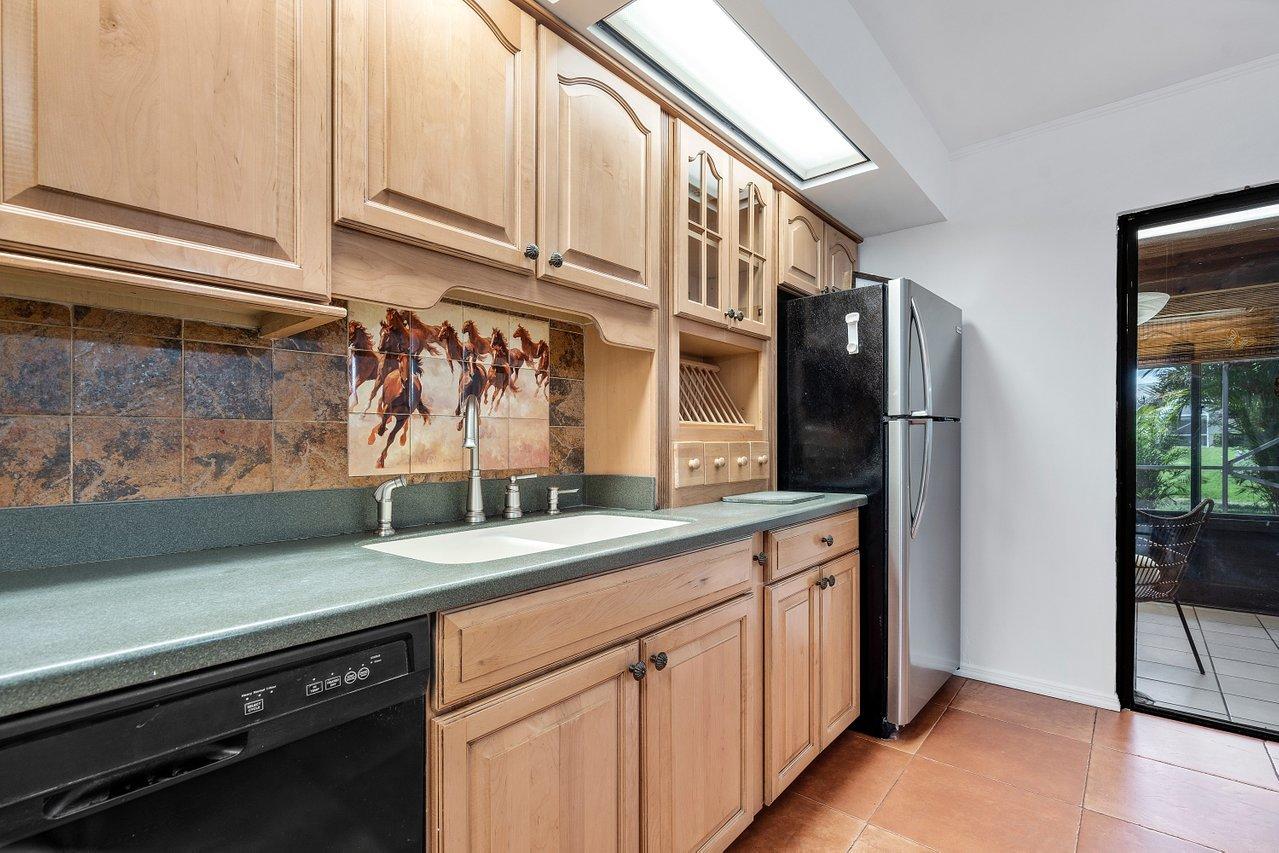 1369 Riverside Circle Wellington, FL 33414 - Photo 42 of 47 Kitchen