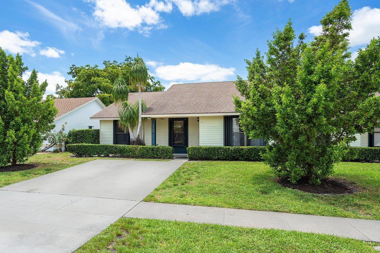 1369 Riverside Circle Wellington, FL 33414 - Photo 43 of 47 1369 Riverside Circle