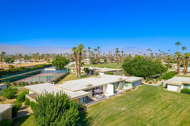 a close view of sink