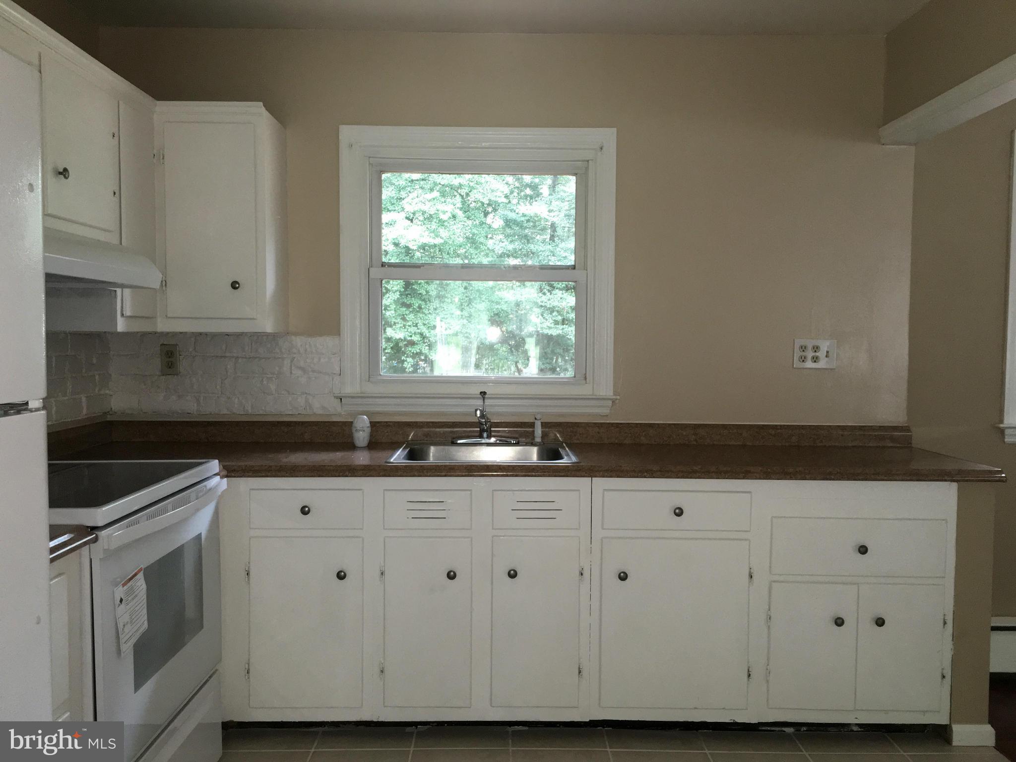 1515 Long Point Road Pasadena, MD 21122 - Photo 2 of 22 Kitchen