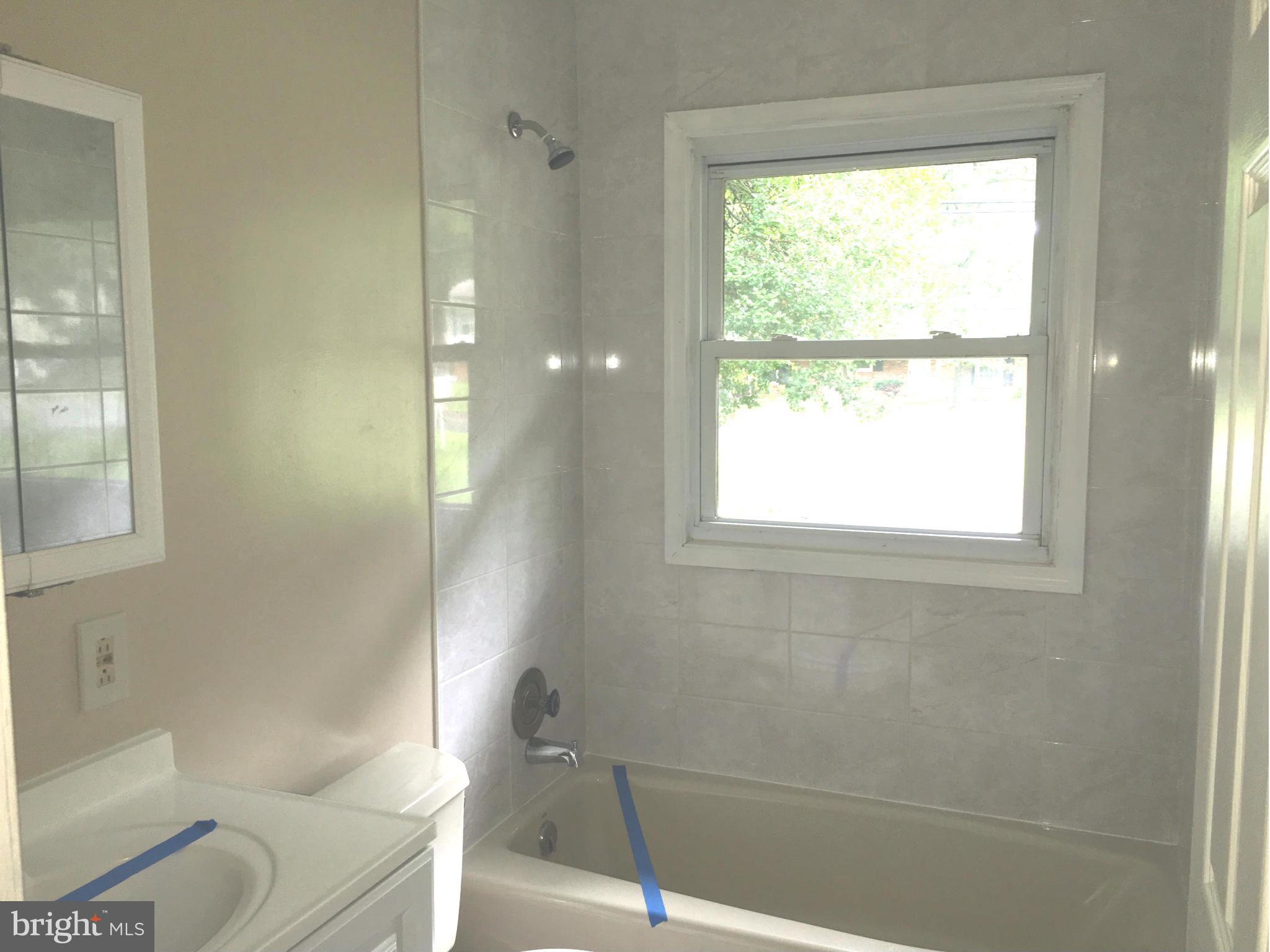 1515 Long Point Road Pasadena, MD 21122 - Photo 9 of 22 Bath