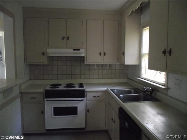9948 Reams Road Richmond, VA 23236 - Photo 2 of 4 Kitchen
