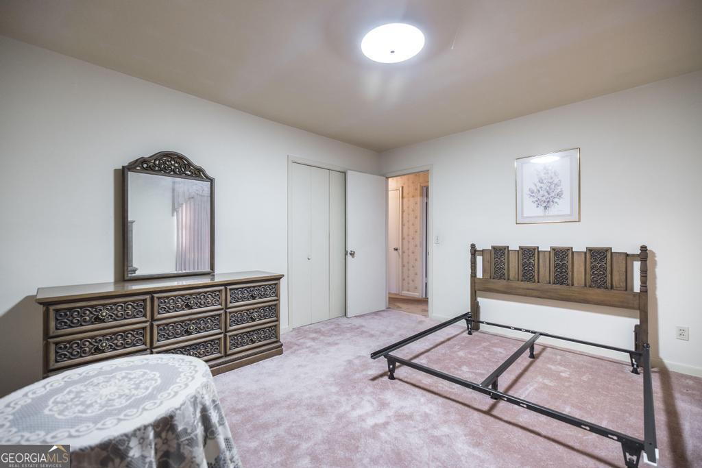 172 Old Eastman Road Cochran, GA 31014 - Photo 18 of 60 a living room with furniture