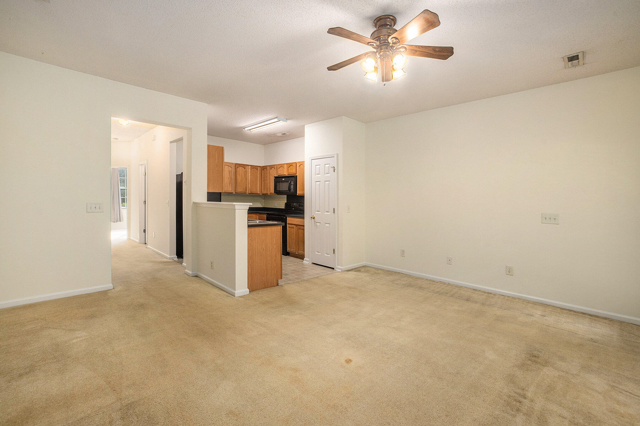 269 Brookshire Road Goose Creek, SC 29445 - Photo 8 of 26 010_604a9325