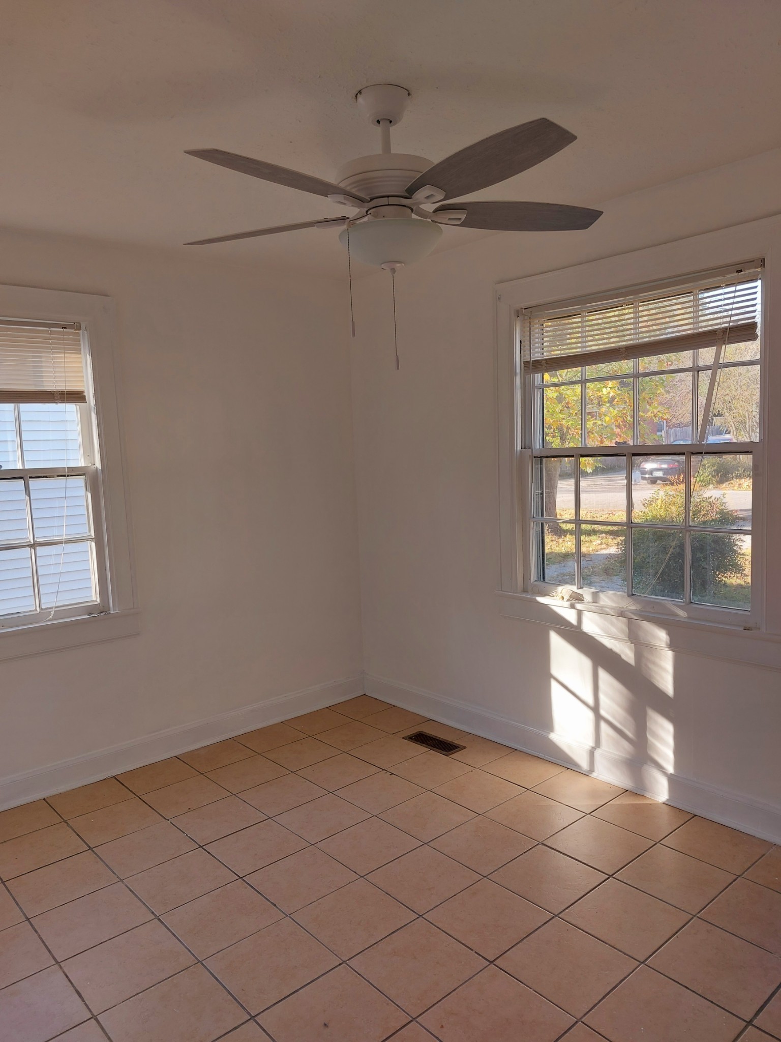 324 Harrington Avenue Madison, TN 37115 - Photo 8 of 12 a view of an empty room and window