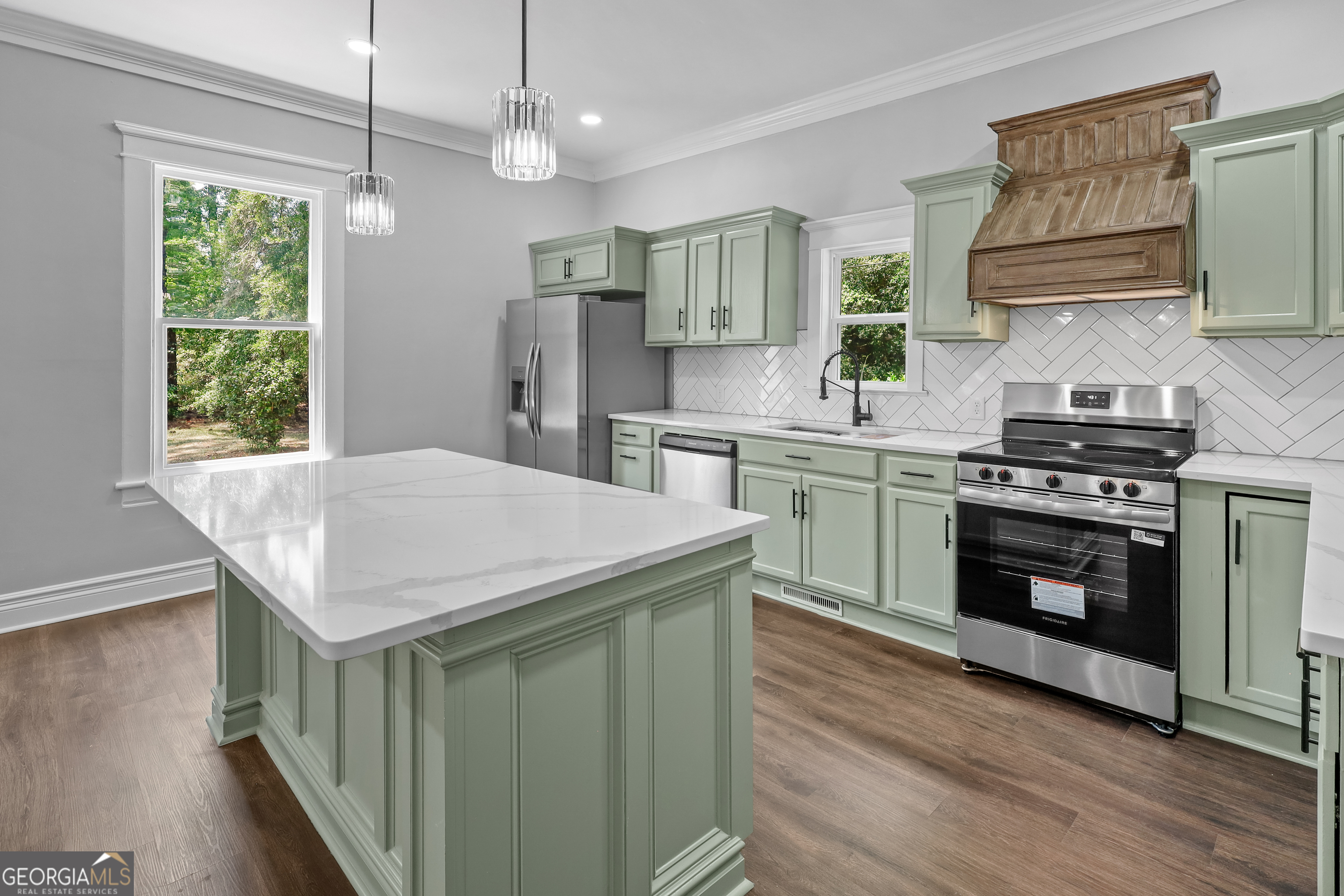 674 Dunlevie Road Allenhurst, GA 31301 - Photo 2 of 41