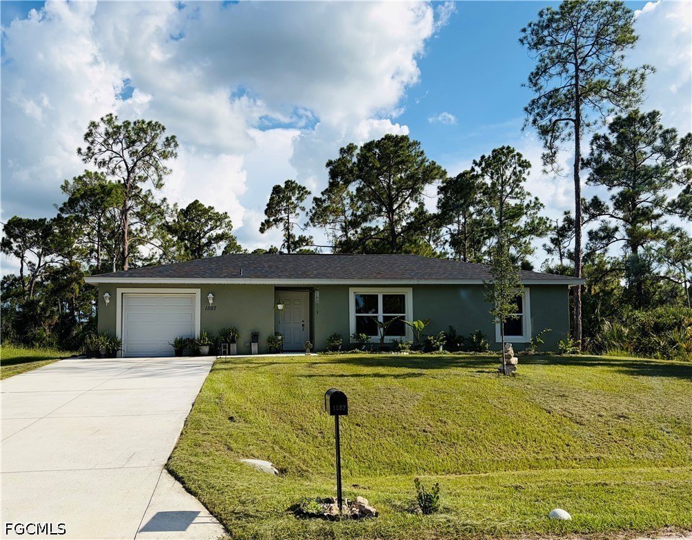 1597 Rugby Circle LaBelle, FL 33935 - Photo 1 of 11 Gallery Image 1