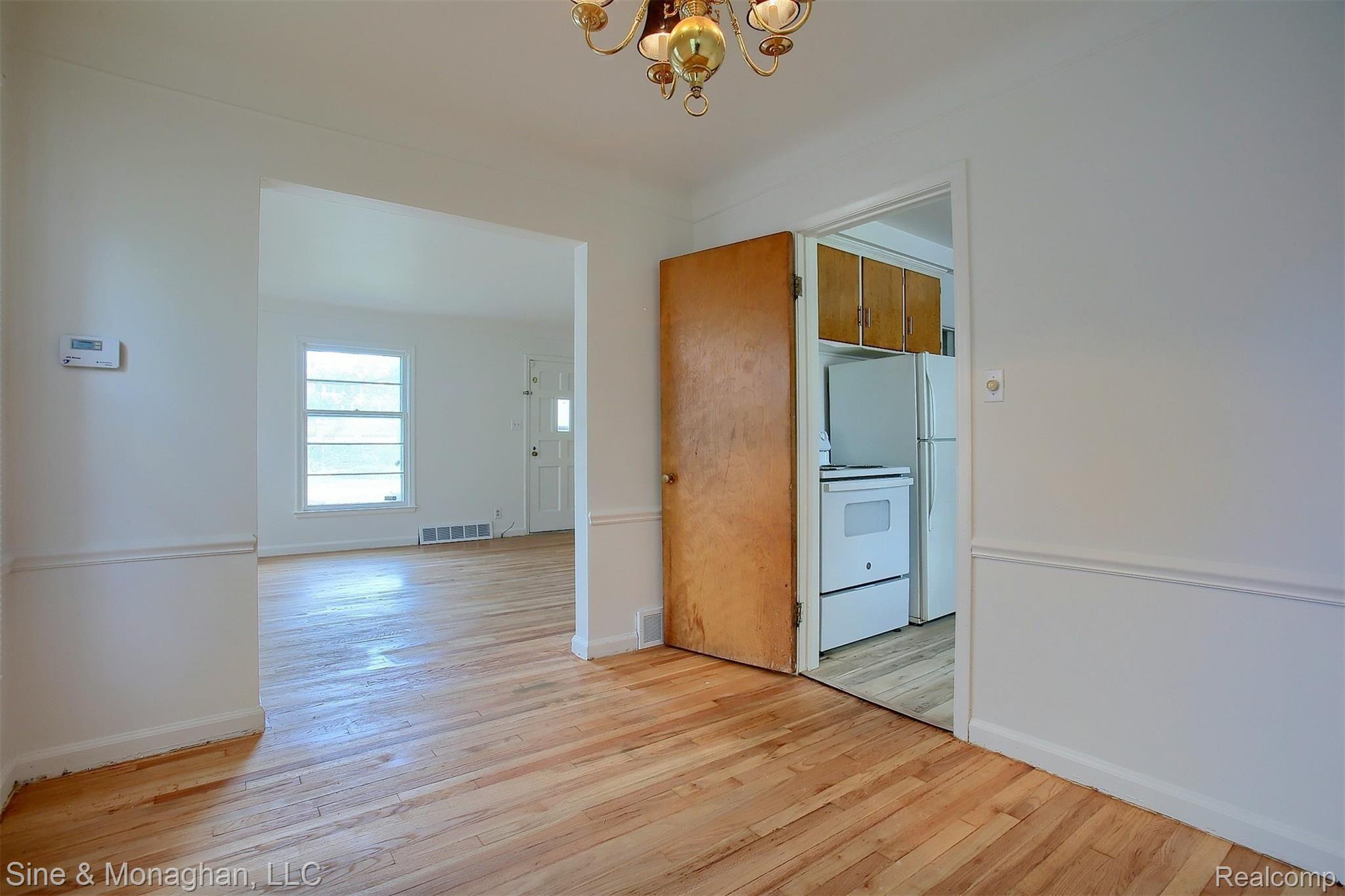 22200 Moross Road Grosse Pointe, MI 48236 - Photo 16 of 25 20-2nd-Unit-Dining-Room.jpg