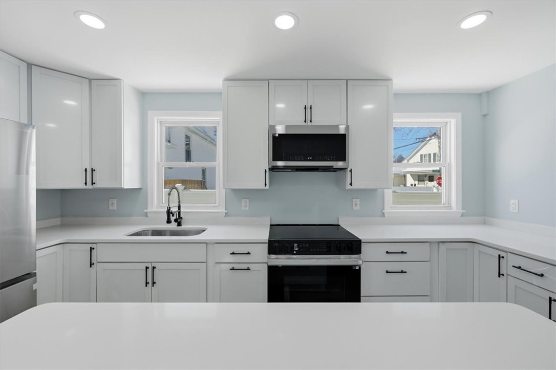 66 Glover Street Providence, RI 02908 - Photo 11 of 47