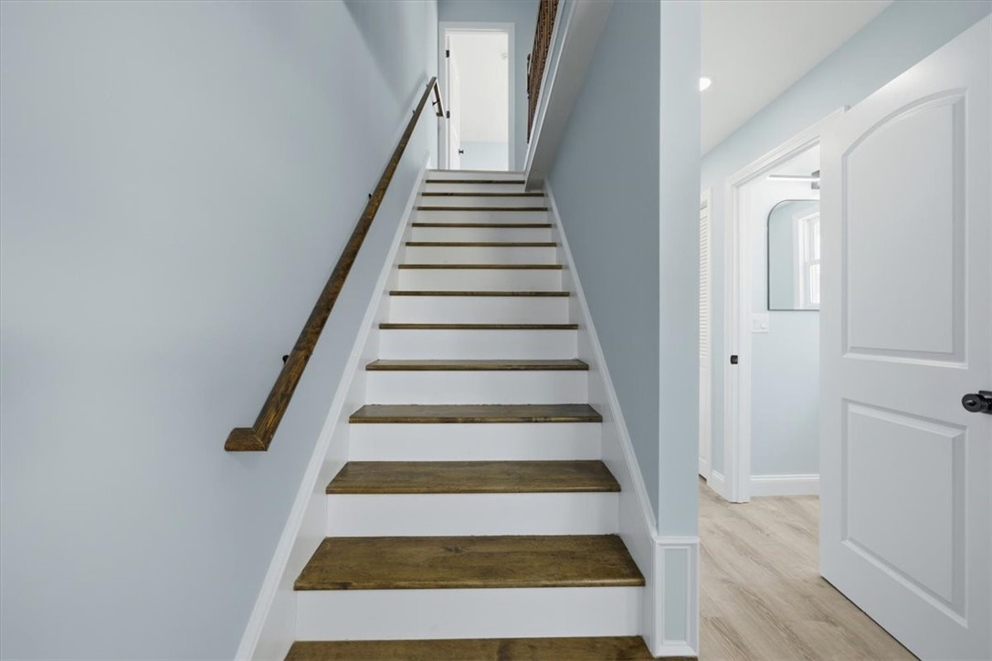 66 Glover Street Providence, RI 02908 - Photo 13 of 47