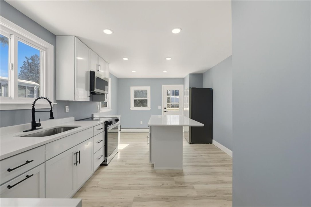 66 Glover Street Providence, RI 02908 - Photo 28 of 47