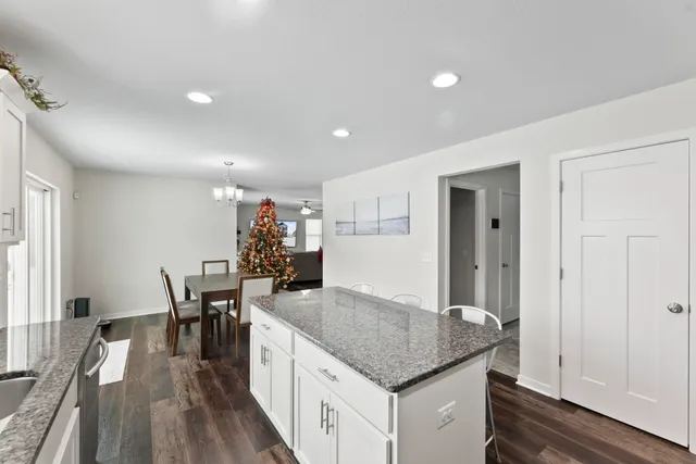 $619,900 | 1084 Spruce Court, Oconomowoc, WI 53066