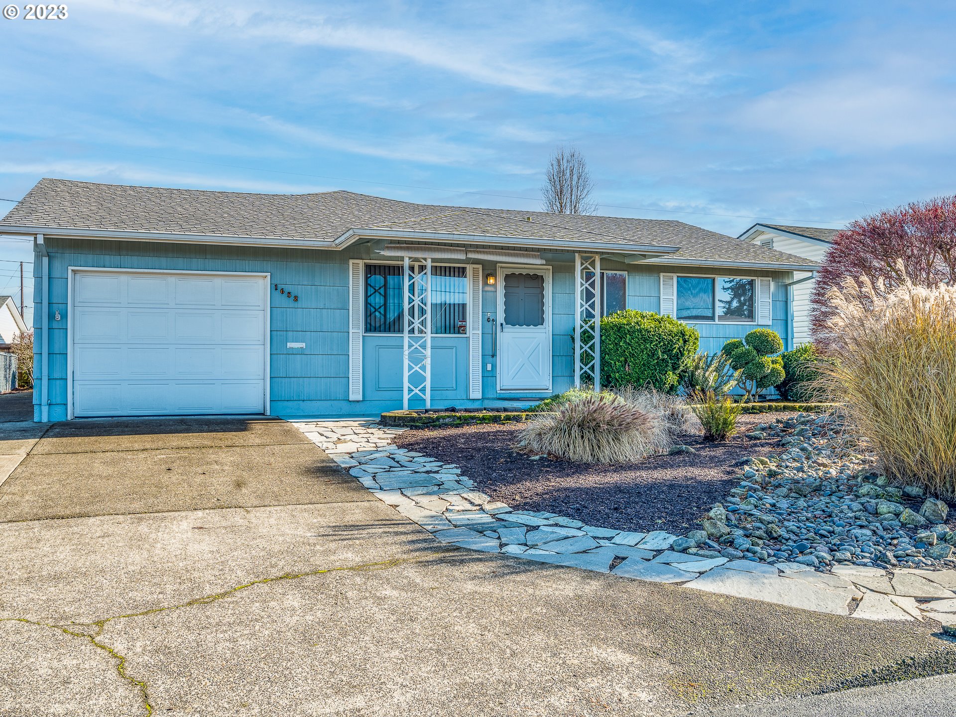 1652 Quinn Road Woodburn, OR 97071 - Photo 1 of 28 Gallery Image 1