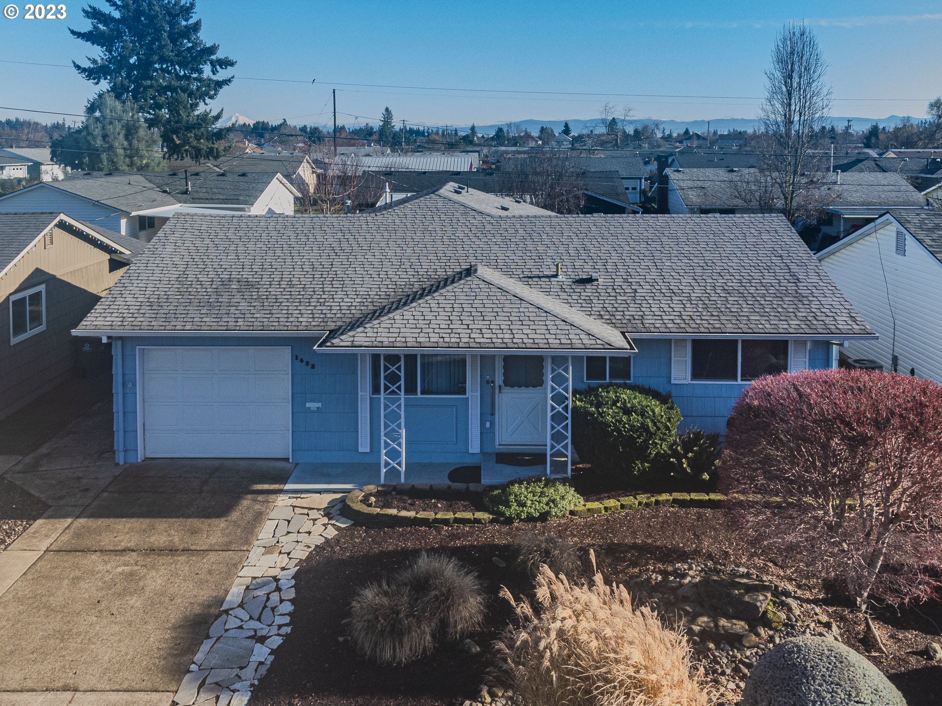 1652 Quinn Road Woodburn, OR 97071 - Photo 2 of 28 Front Yard
