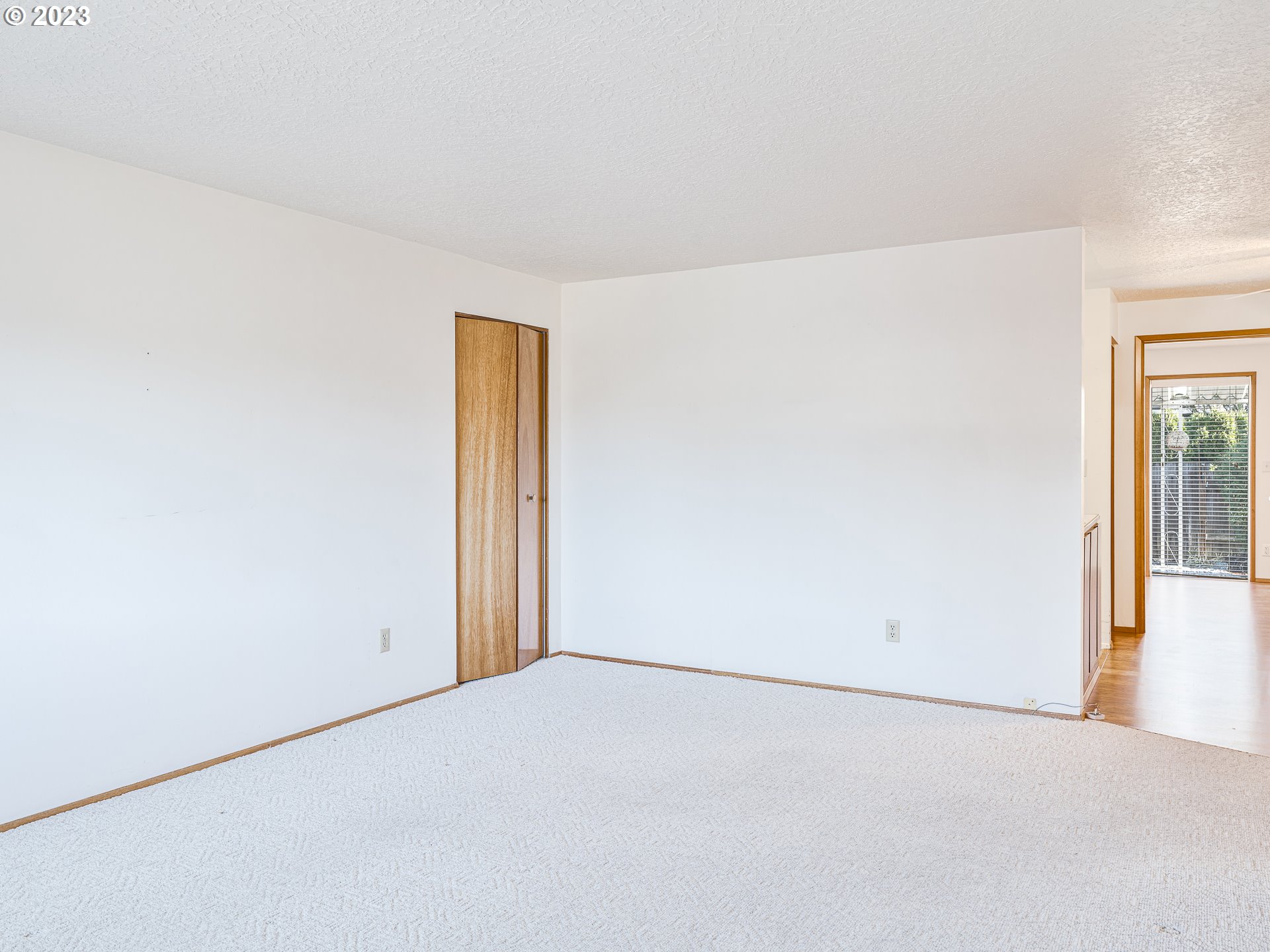 1652 Quinn Road Woodburn, OR 97071 - Photo 6 of 28 Living Room
