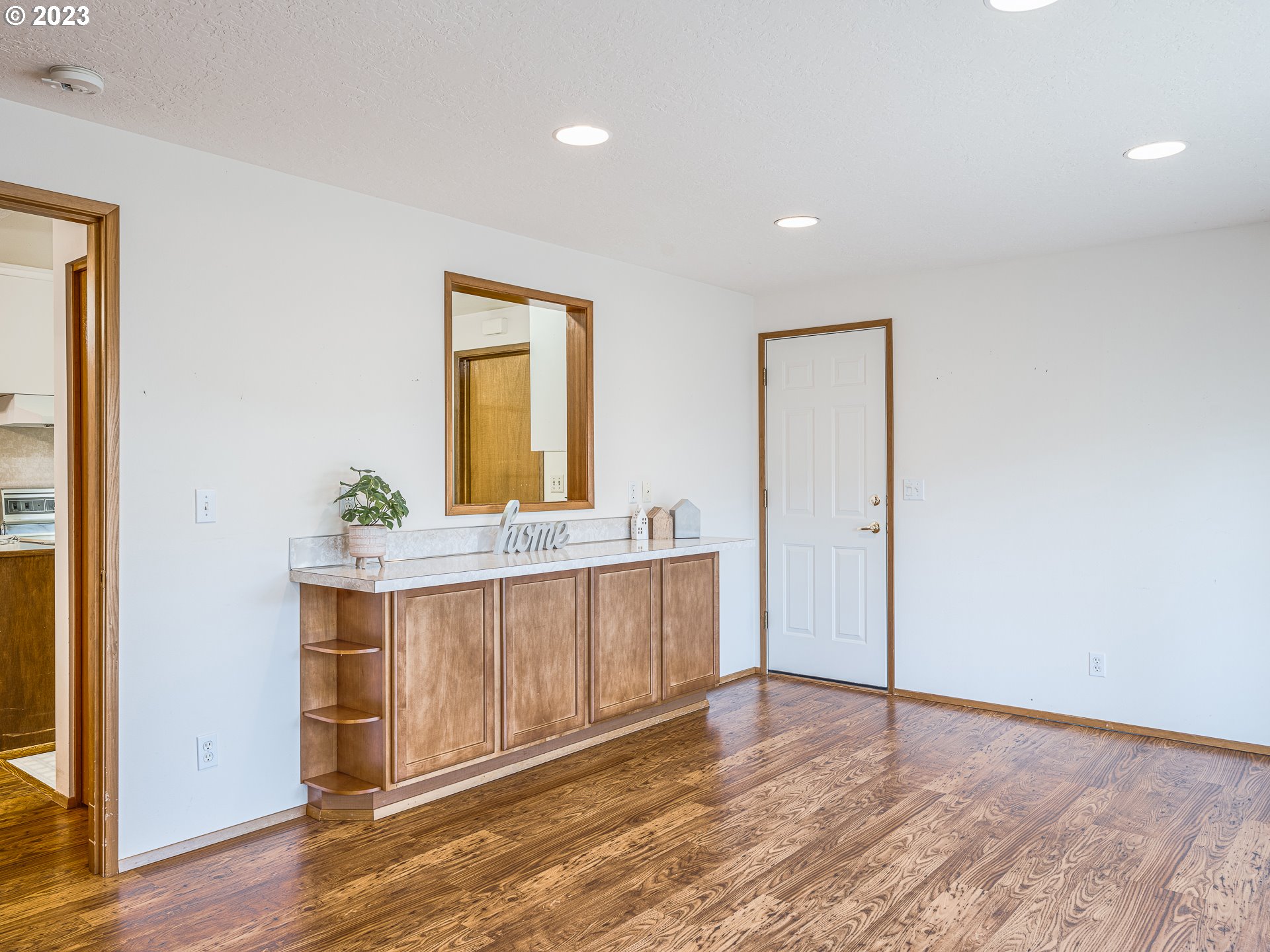 1652 Quinn Road Woodburn, OR 97071 - Photo 9 of 28 Family Room