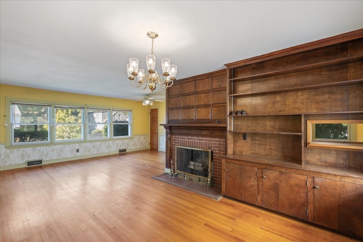 4 Oakhurst Road Beverly, MA 01915 - Photo 5 of 38 Gallery Image 5