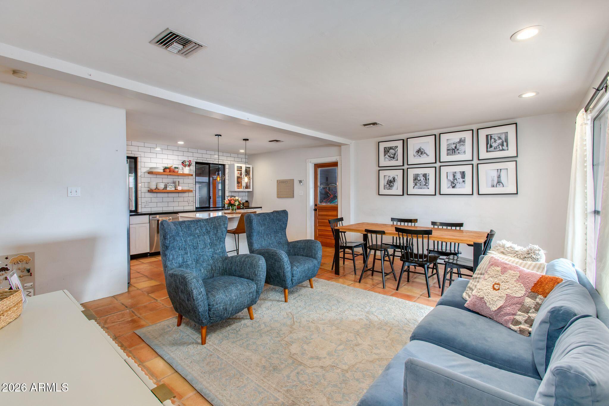 4405 North 23rd Street Phoenix, AZ 85016 - Photo 4 of 32 Living Room