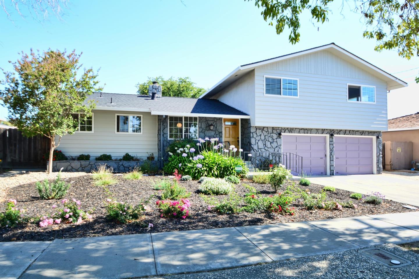 640 Nash Road Hollister, CA 95023 - Photo 1 of 15 Gallery Image 1