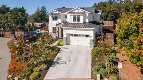 $1,995,000 | 3724 Stanhope Court, Santa Rosa, CA 95404