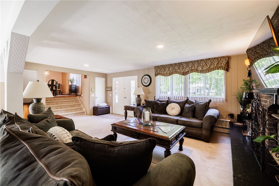 53 Echo Street Irondequoit, NY 14609 - Photo 5 of 35