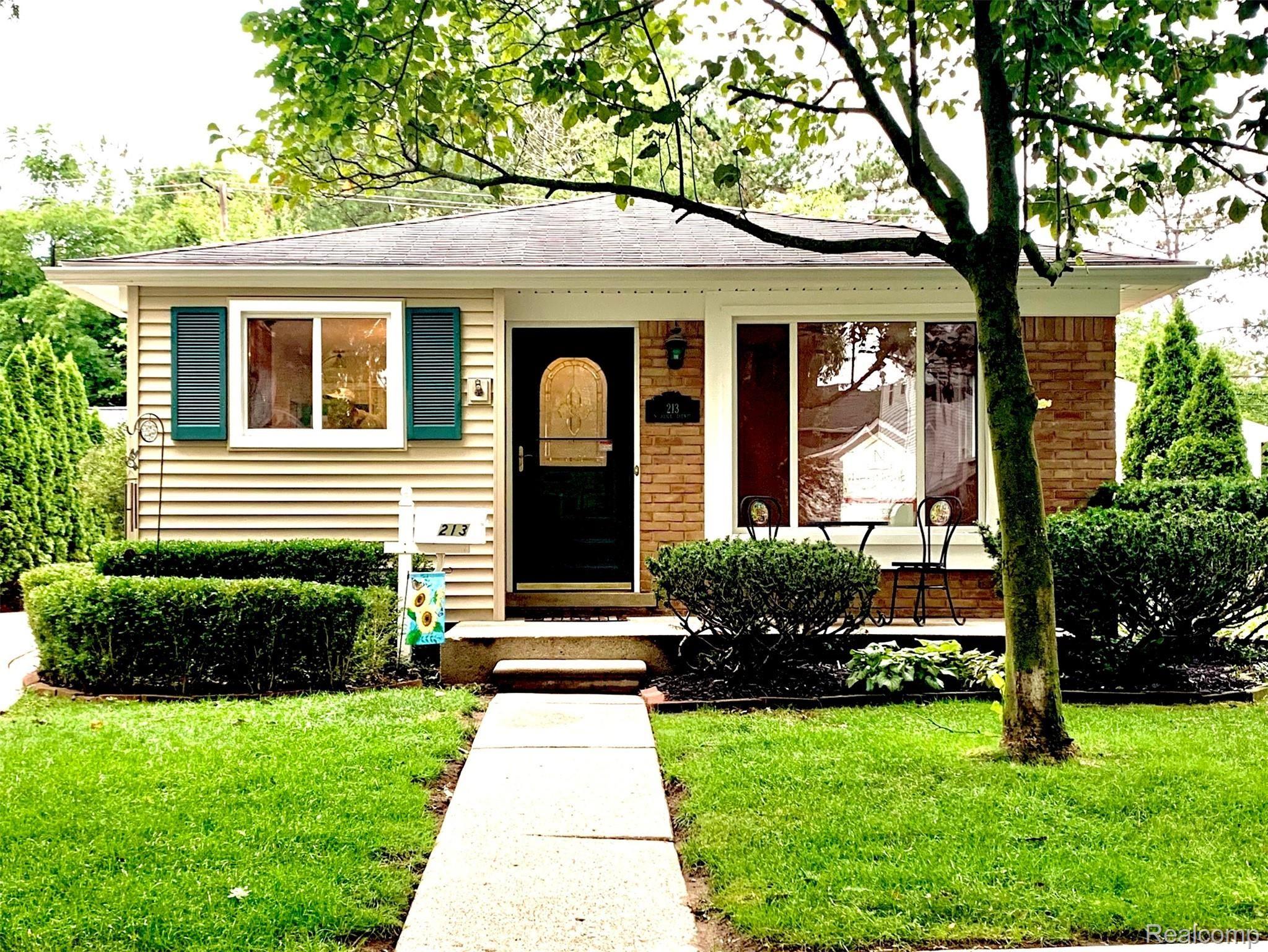 213 North Alice Avenue Rochester, MI 48307 - Photo 2 of 25 IMG_0270.jpeg