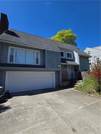 $440,000 | 3 Hemlock Drive, Johnston, RI 02919