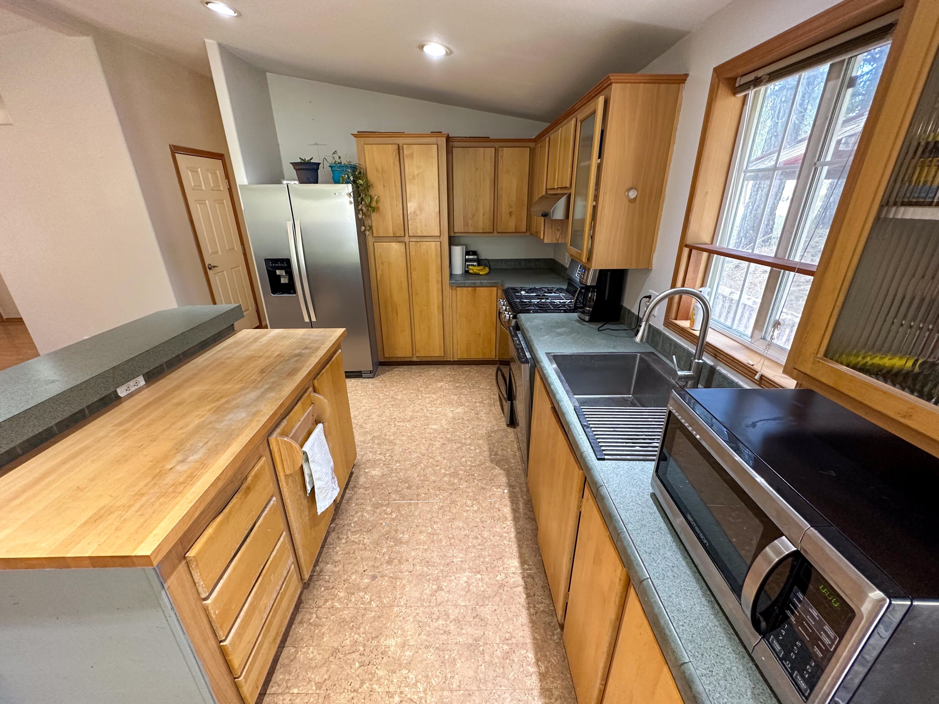 39505 Incline Drive Chiloquin, OR 97624 - Photo 9 of 53 11