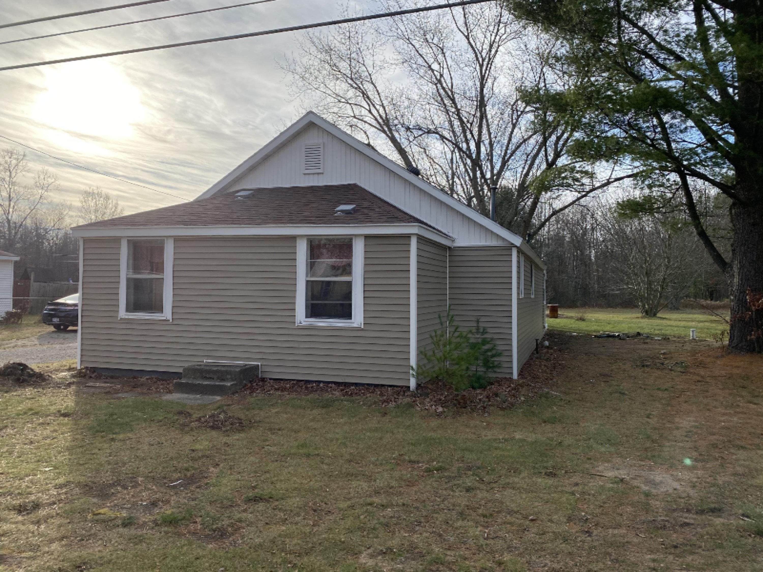 1337 South Brooks Road Muskegon, MI 49442 - Photo 2 of 24 IMG-9440