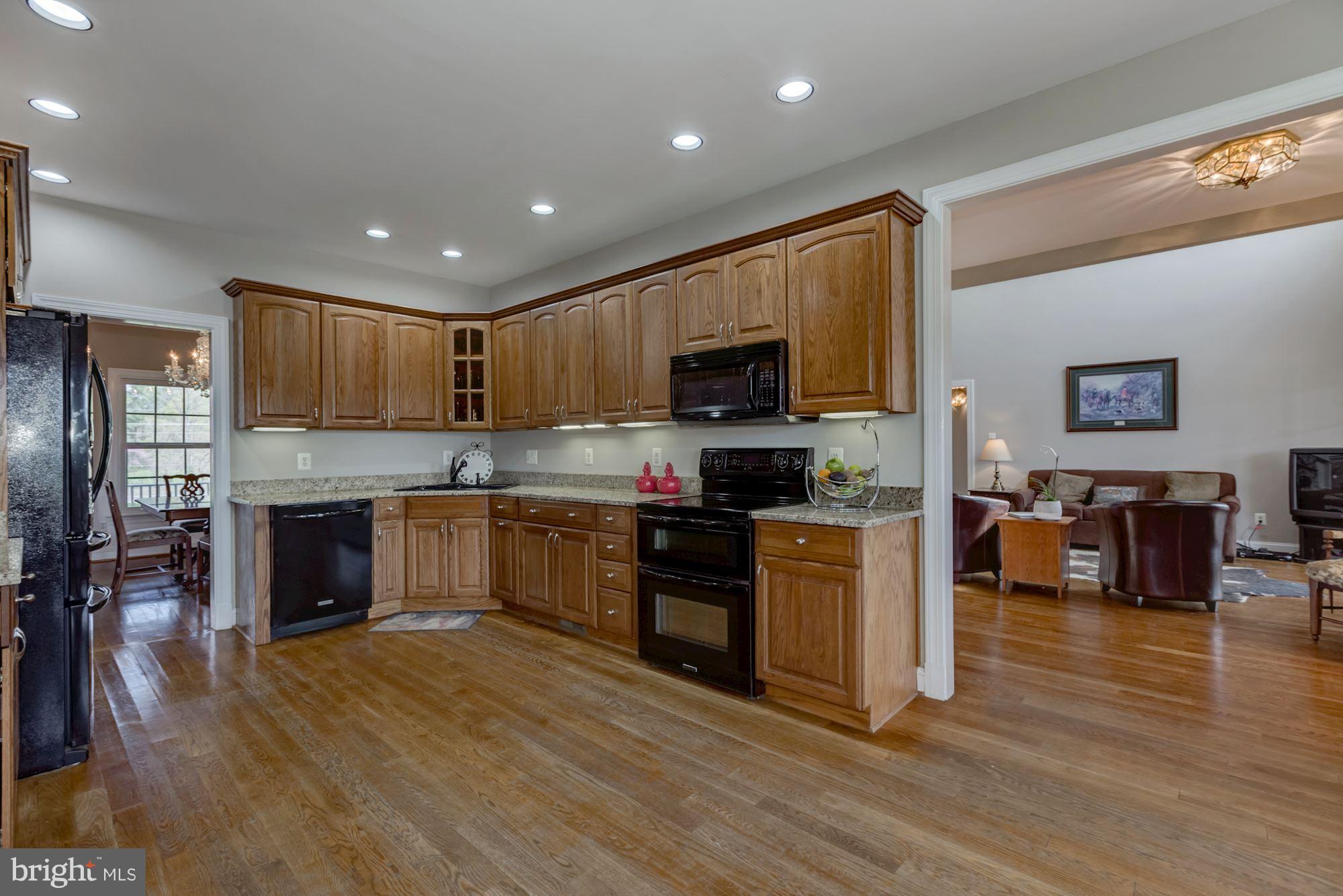 15929 Hampton Road Hamilton, VA 20158 - Photo 8 of 30 Kitchen