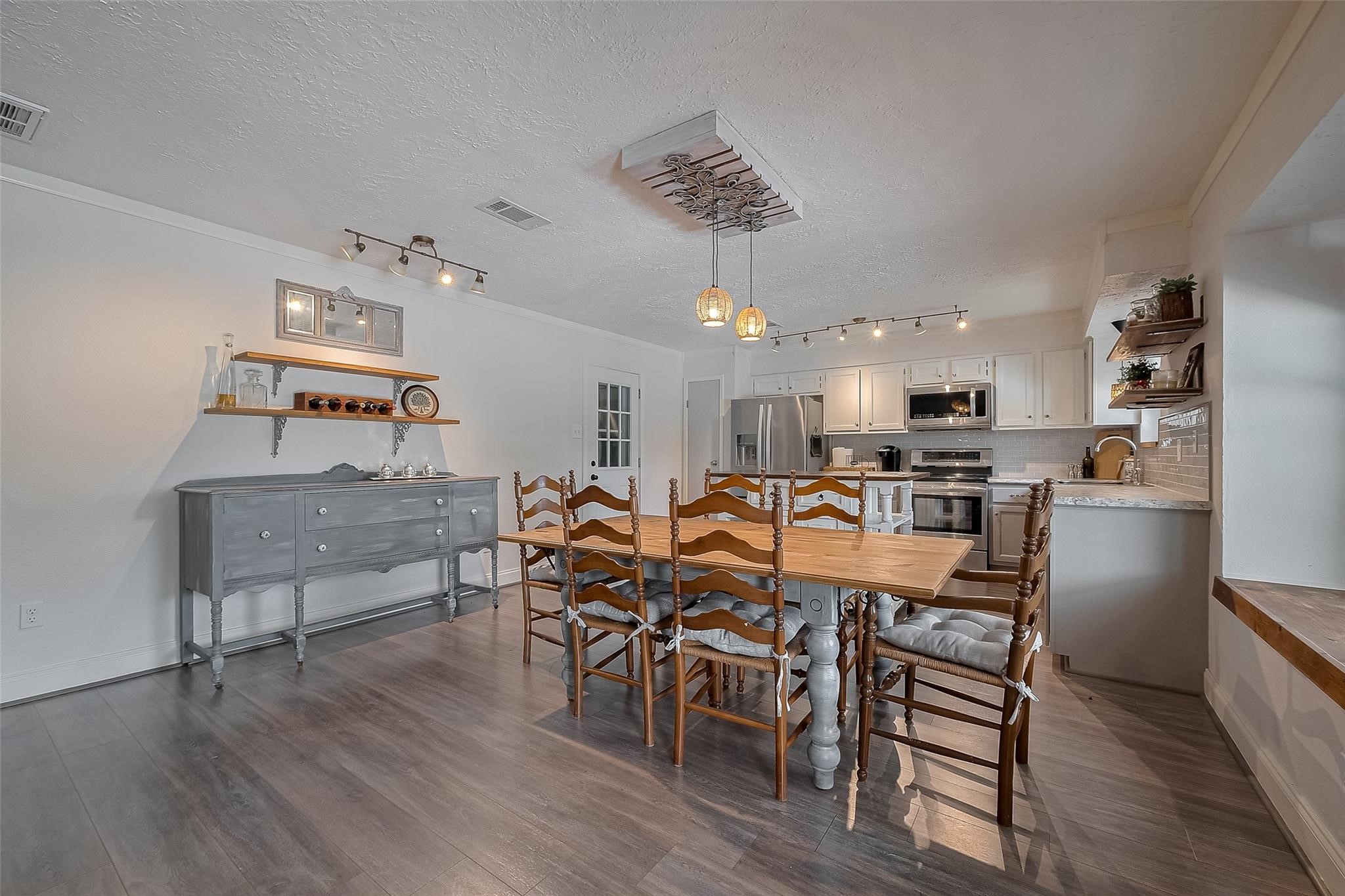 9526 Sandy Lane Manvel, TX 77578 - Photo 12 of 48 Gallery Image 12