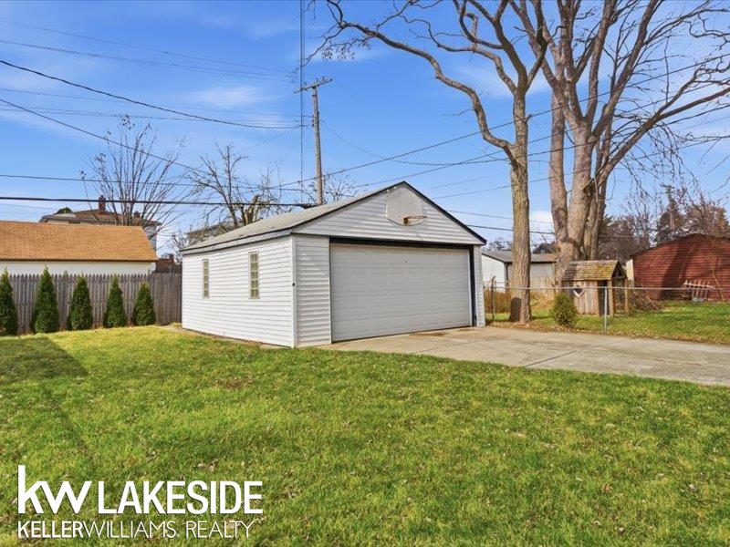 21837 Rausch Avenue Eastpointe, MI 48021 - Photo 28 of 33 50201381-4f8df187-86fe-47e4-8256-cfd8d18f4a1b.JPG