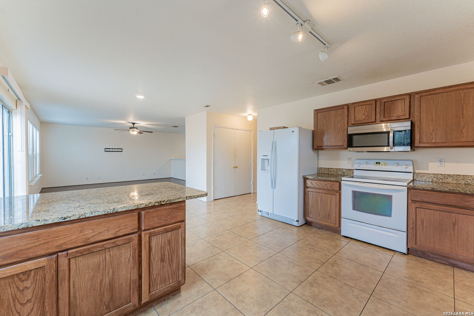 7411 Copper Cove Converse, TX 78109 - Photo 12 of 23