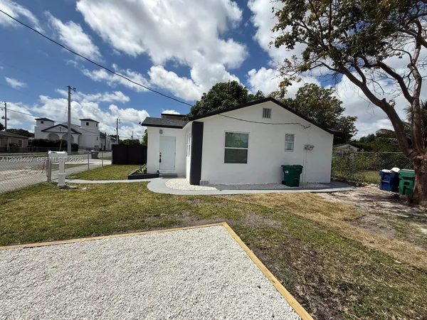 $2,500 | 5158 Northwest 19th Avenue, Unit A, Miami, FL 33142