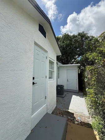 $2,500 | 5158 Northwest 19th Avenue, Unit A, Miami, FL 33142