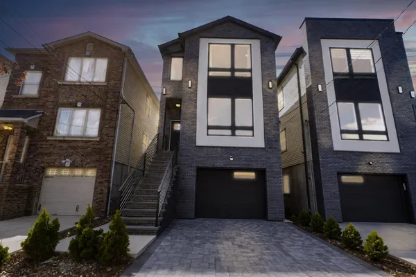 $1,169,999 | 11 South 7th Street, Harrison, NJ 07029