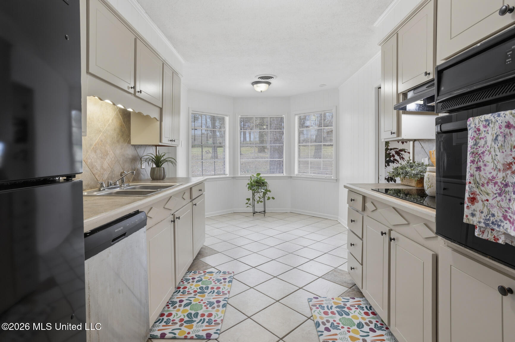 705 Pinehurst-11