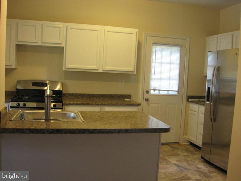 7802 Blue Grass Road Baltimore, MD 21237 - Photo 3 of 10 New appliances