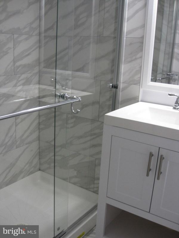 7802 Blue Grass Road Baltimore, MD 21237 - Photo 6 of 10 custom bath