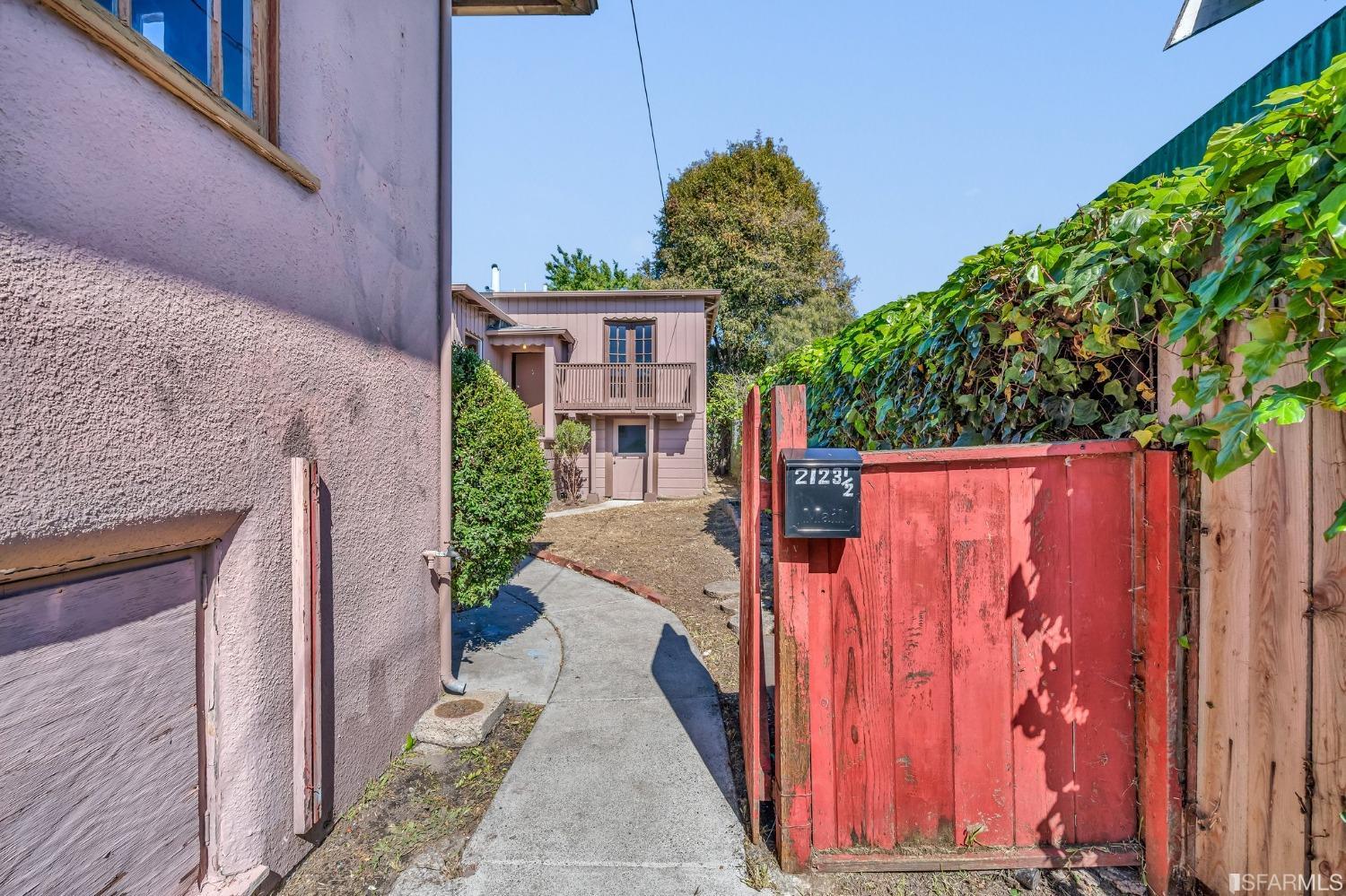 2123 Byron Street Berkeley, CA 94702 - Photo 35 of 54