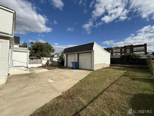 $1,950 | 251 Henry Street, Unit 1, South Amboy, NJ 08879