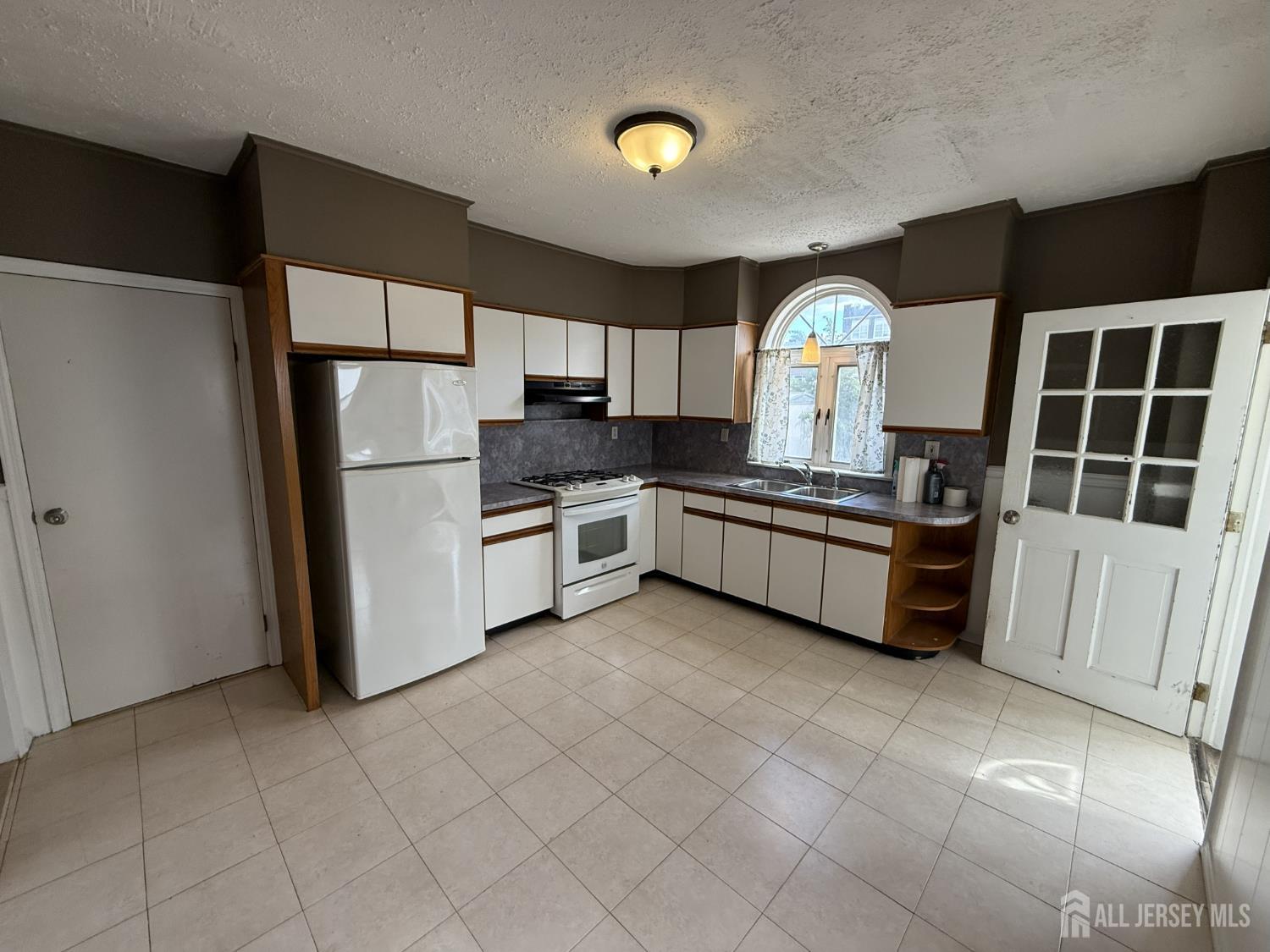 251 Henry Street, Unit 1 South Amboy, NJ 08879 - Photo 4 of 12