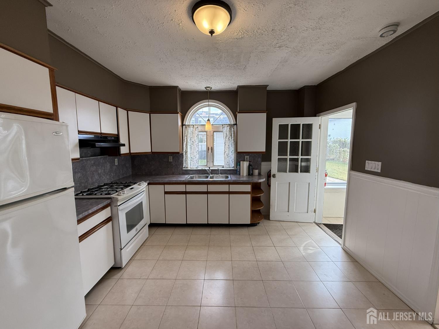 251 Henry Street, Unit 1 South Amboy, NJ 08879 - Photo 5 of 12