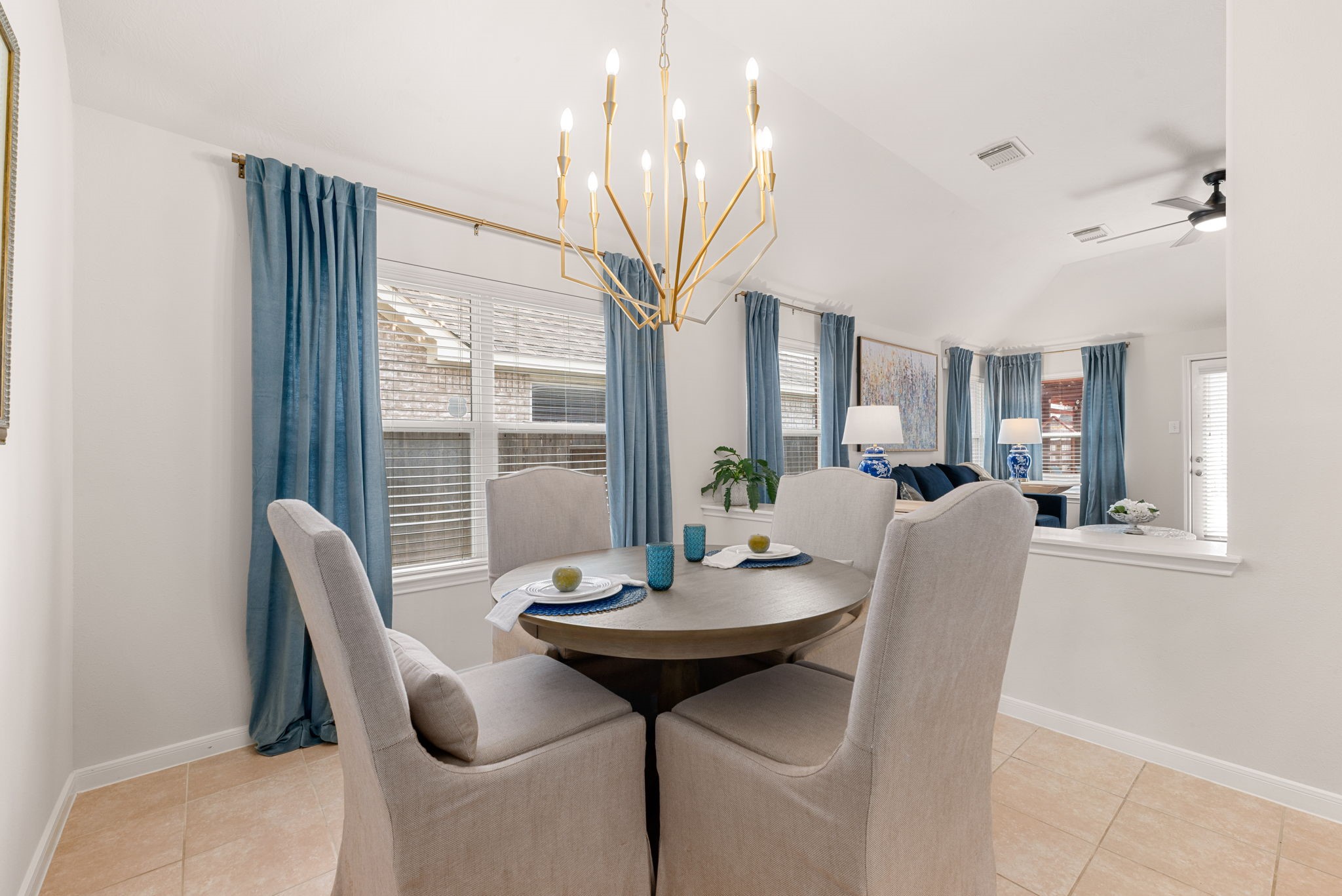 20707 Sapphire Lake Road Richmond, TX 77407 - Photo 7 of 35 Open concept casual dining that overlooks the family room and kitchen.