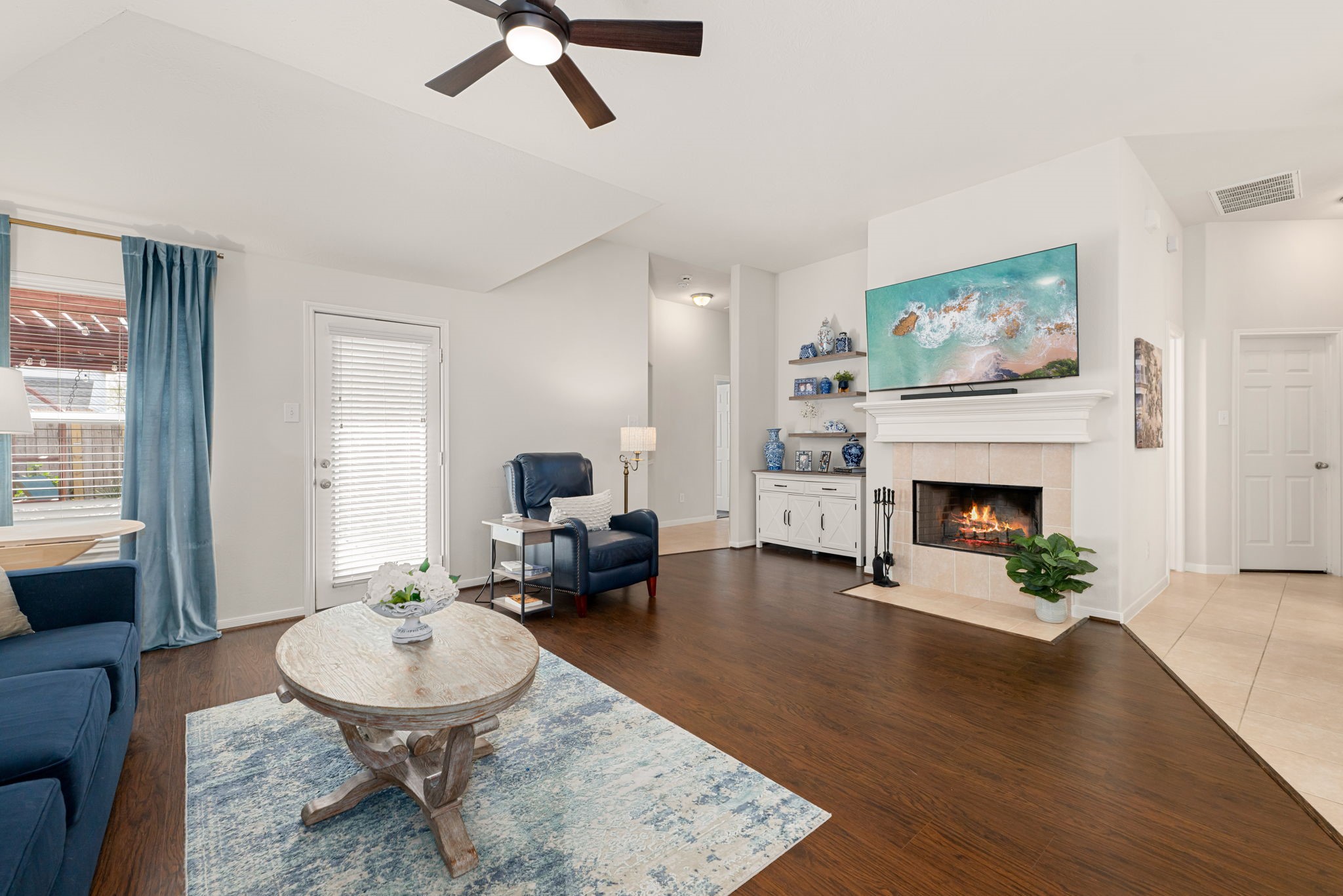 20707 Sapphire Lake Road Richmond, TX 77407 - Photo 8 of 35 Family room....